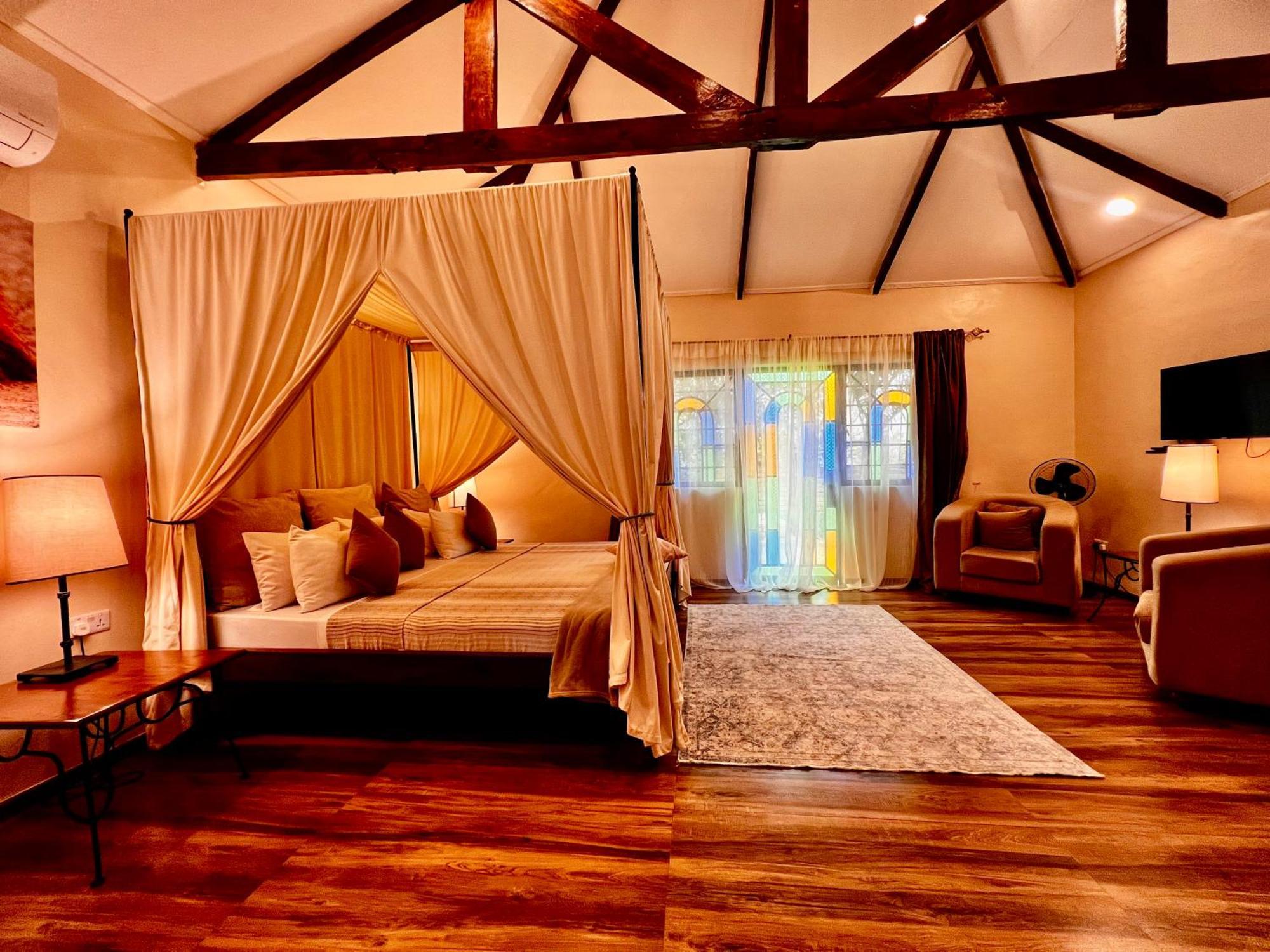 Pink Flamingo Boutique Hotel Моші Екстер'єр фото